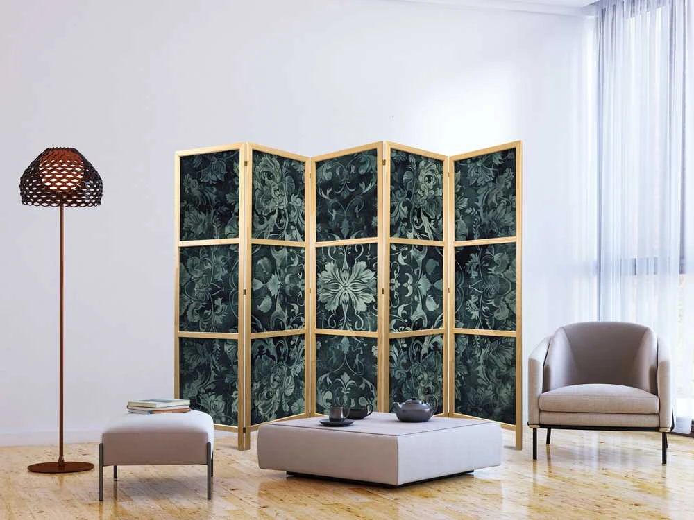 Artgeist Japoniška kambario pertvara - Oriental Pattern Carpet - Emerald Ornaments and Worn Patterns