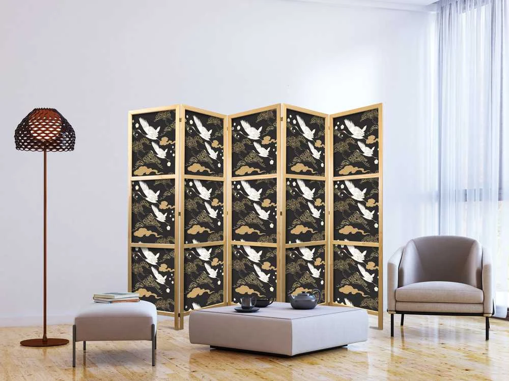 Artgeist Japoniška kambario pertvara - Oriental impressions - decorative pattern with a motif of flying cranes on a dark background