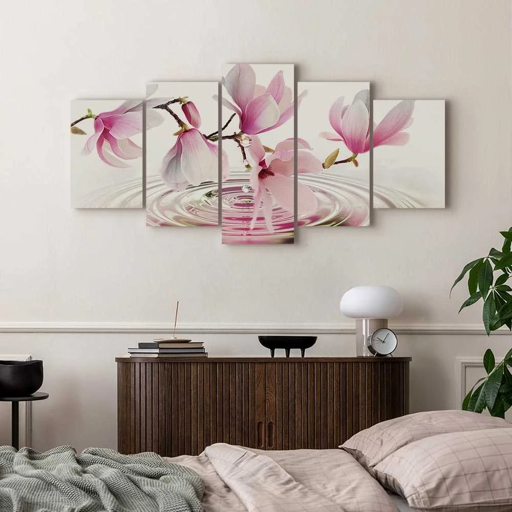 Artgeist Paveikslas - Magnolias over Water (5 Parts) Wide Rožinė
