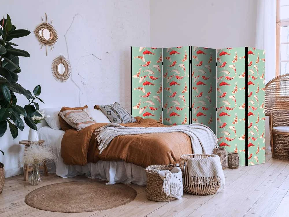 Artgeist Pertvara - Fish And Japanese Pattern - Koi Fish in Oranžinis-Kreminis Colors on a Žalias-Mint Background With An Oriental Pattern