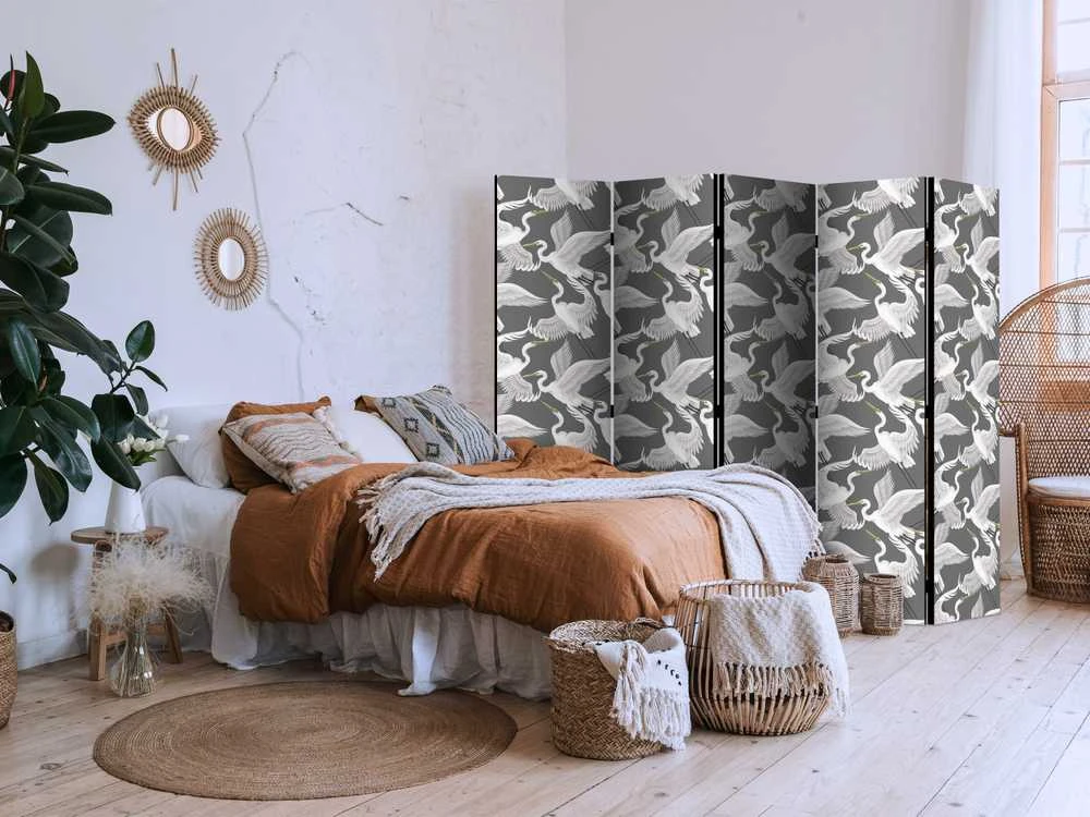 Artgeist Pertvara - Pastel birds - a delicate pattern of baltas and pilkas herons on a light pink background