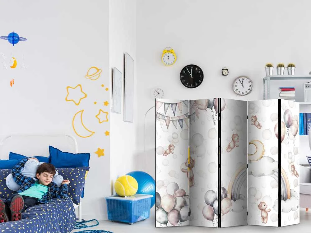Artgeist Pertvara - Plush Bears with Balloons - Flying Light-Brown Bears Among Balloons - Clouds - and Rainbows in Subdued - Pastel Hues