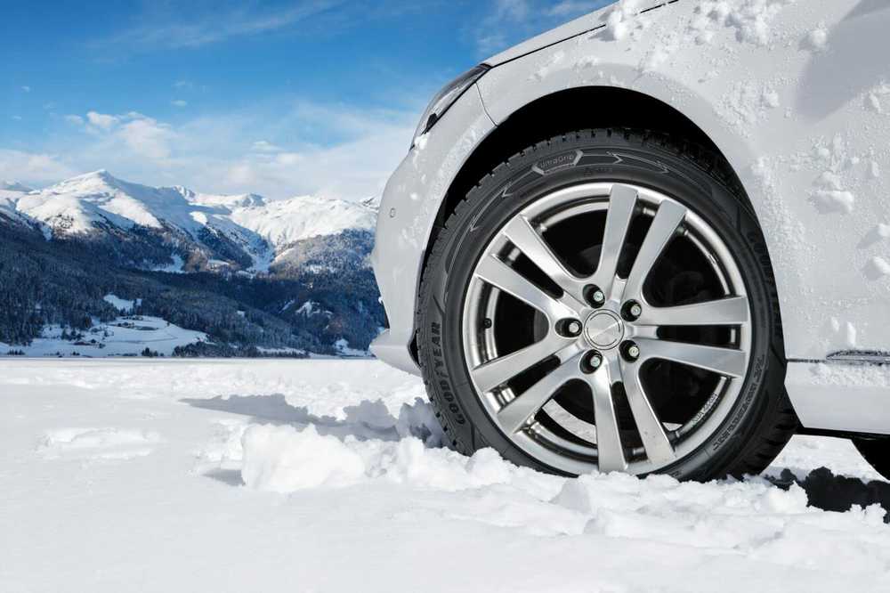 Goodyear Padangos UltraGrip Performance+ 103 V XL ( C B B 71 dB )