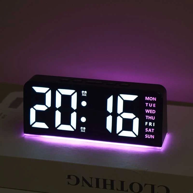 Modernus RGB LED stalinis laikrodis su savaitės dienų indikacija ir spalvotu apšvietimu