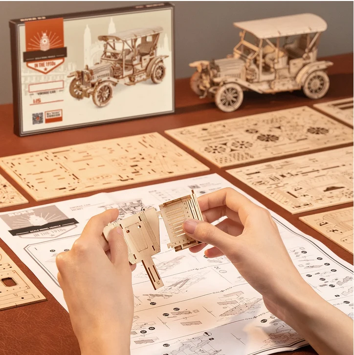 Robotime 3D medinis konstruktorius Retro automobilis
