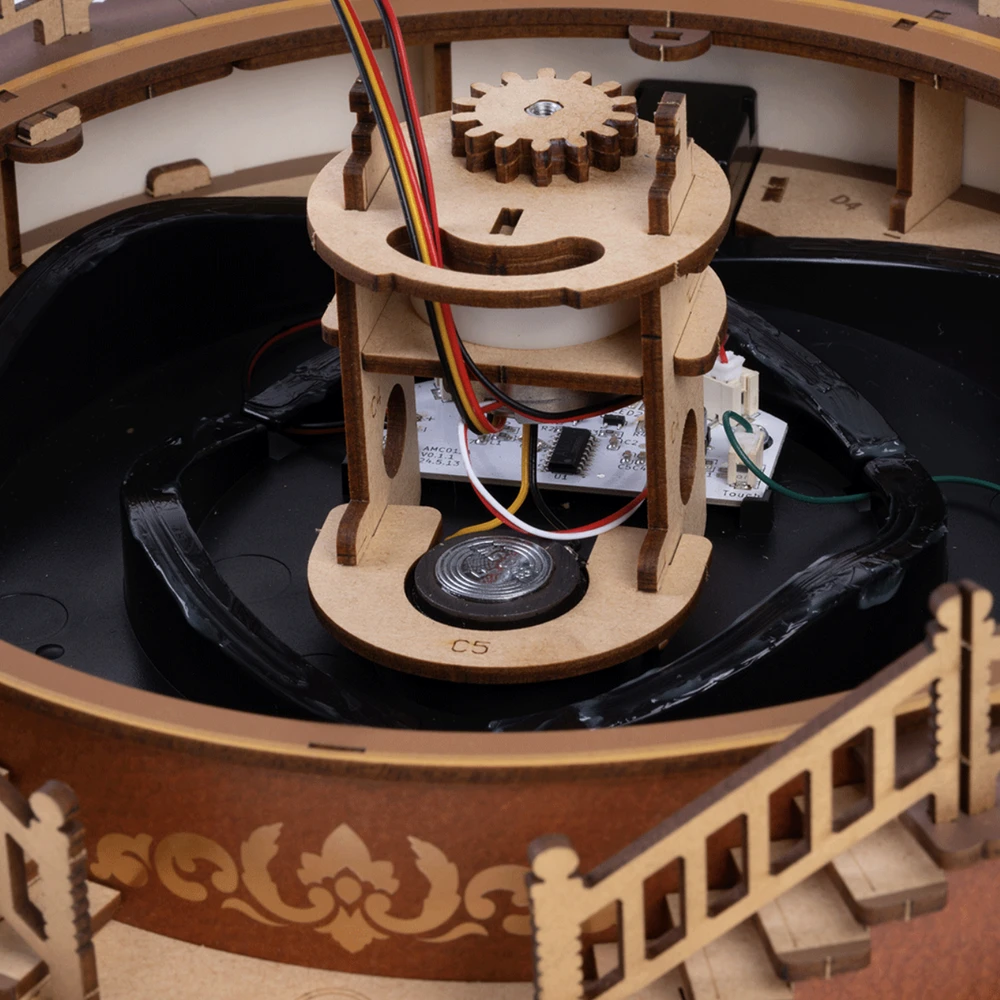 Robotime 3D medinis mechaninis konstruktorius MAGIŠKA KARUSELĖ