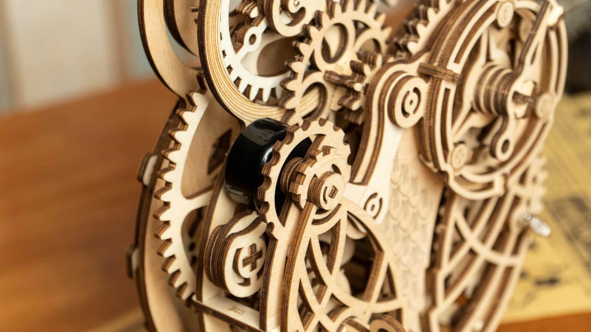 Robotime 3D medinis mechaninis konstruktorius LAIKRODIS PELĖDA