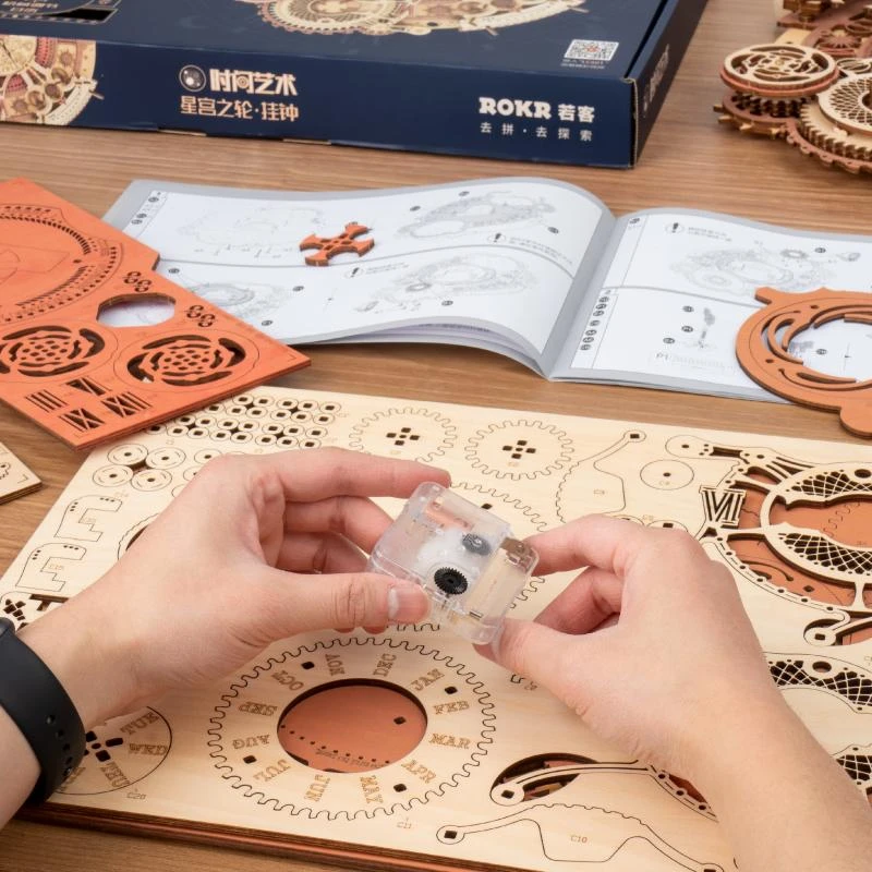 Robotime 3D medinis mechaninis konstruktorius SIENINIS LAIKRODIS