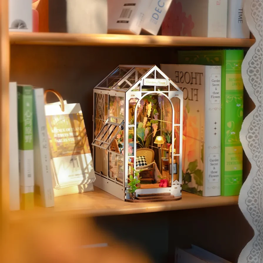 Robotime Mini namas 3D konstruktorius GARDEN HOUSE
