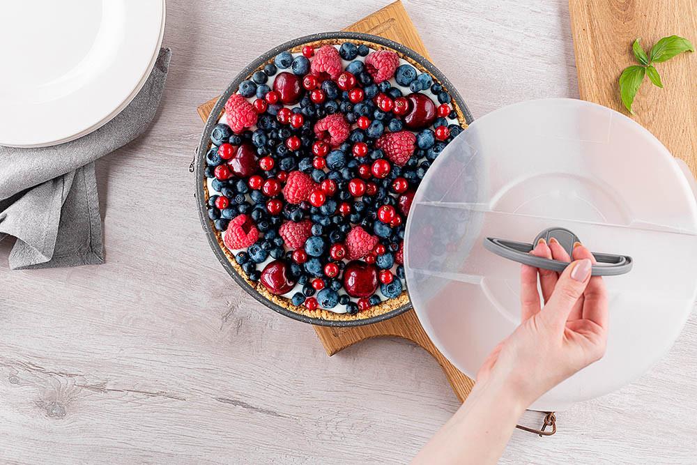Lumarko torto forma, 26 cm, su plastikiniu dangteliu ir rankena