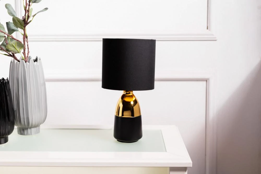 Lumarko Juodas and auksinis table lamp with a metal base, 16x31 cm