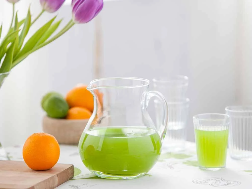 Lumarko Stiklinis gėrimų ąsotis 1.5 litro, ergonomiška rankena ir tikslus snapelis, skaidraus stiklo ąsotis šaltiems gėrimams, 1.5L stiklinis indas vandeniui, stilingas stalo serviravimo indas