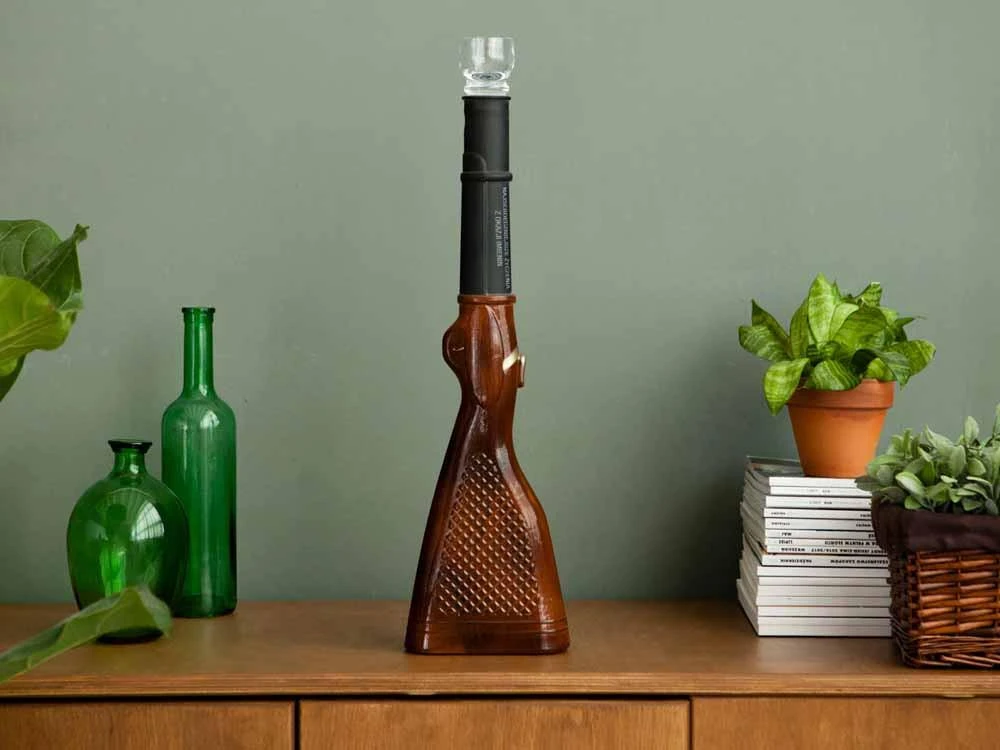 Lumarko Carafe gun colored glass
