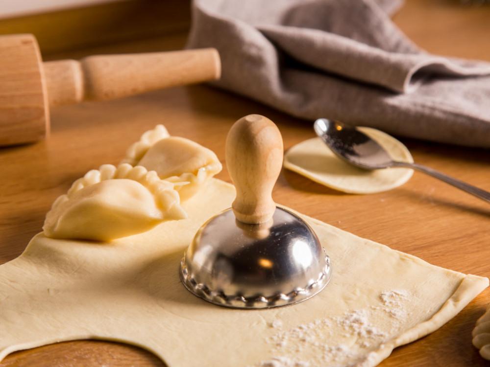 Practic Ravioli dumpling cutter