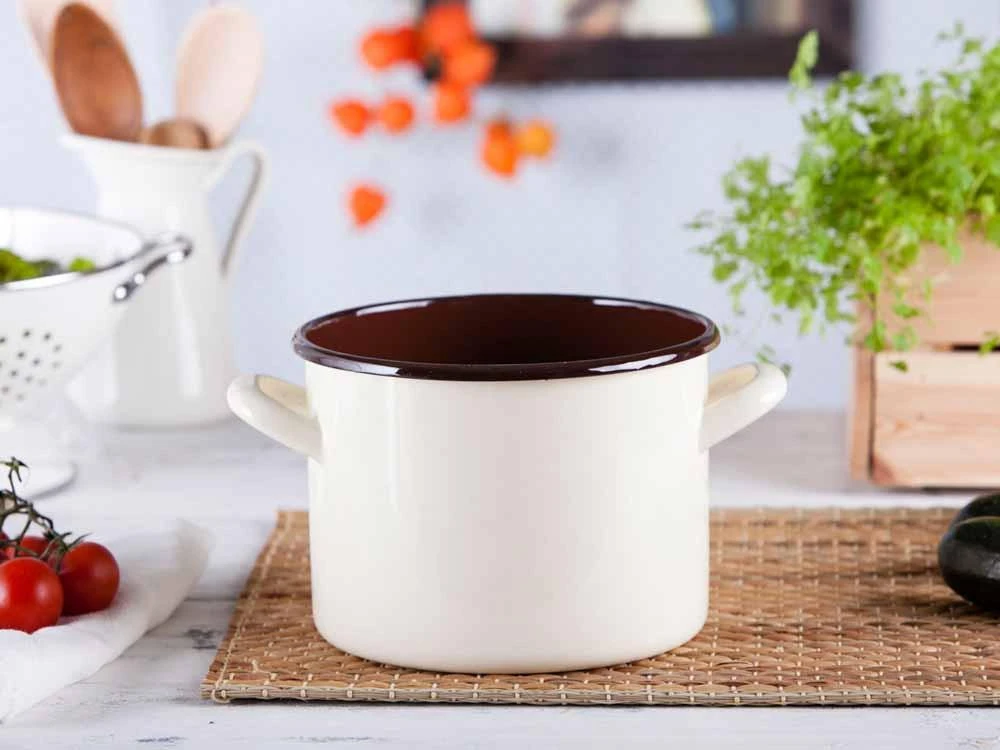 Emalia Silesia Rybnik Tiesus puodas 3,3 l, skersmuo 18 cm, aukštis 14 cm, kreminė/viduje tamsi
