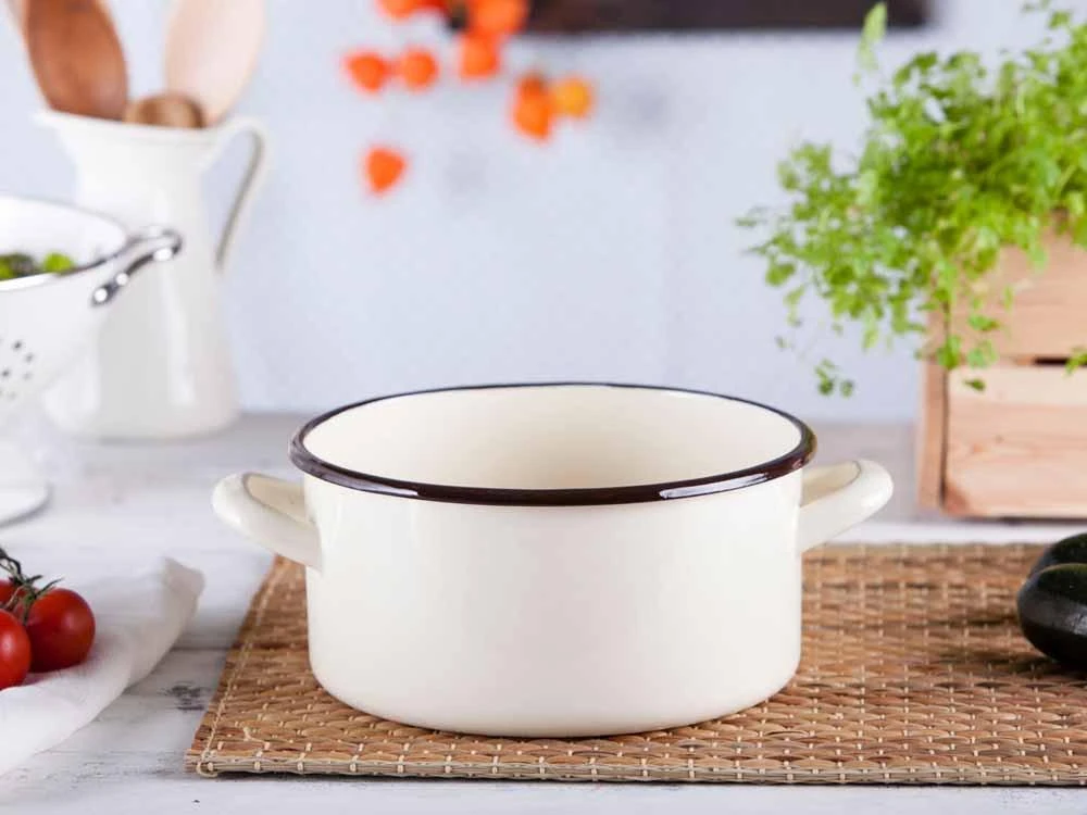 Altom Design CREAM Emaliuotas puodas 2,9 l, skersmuo 20 cm, aukštis 10,5 cm, grietinėlės spalvos