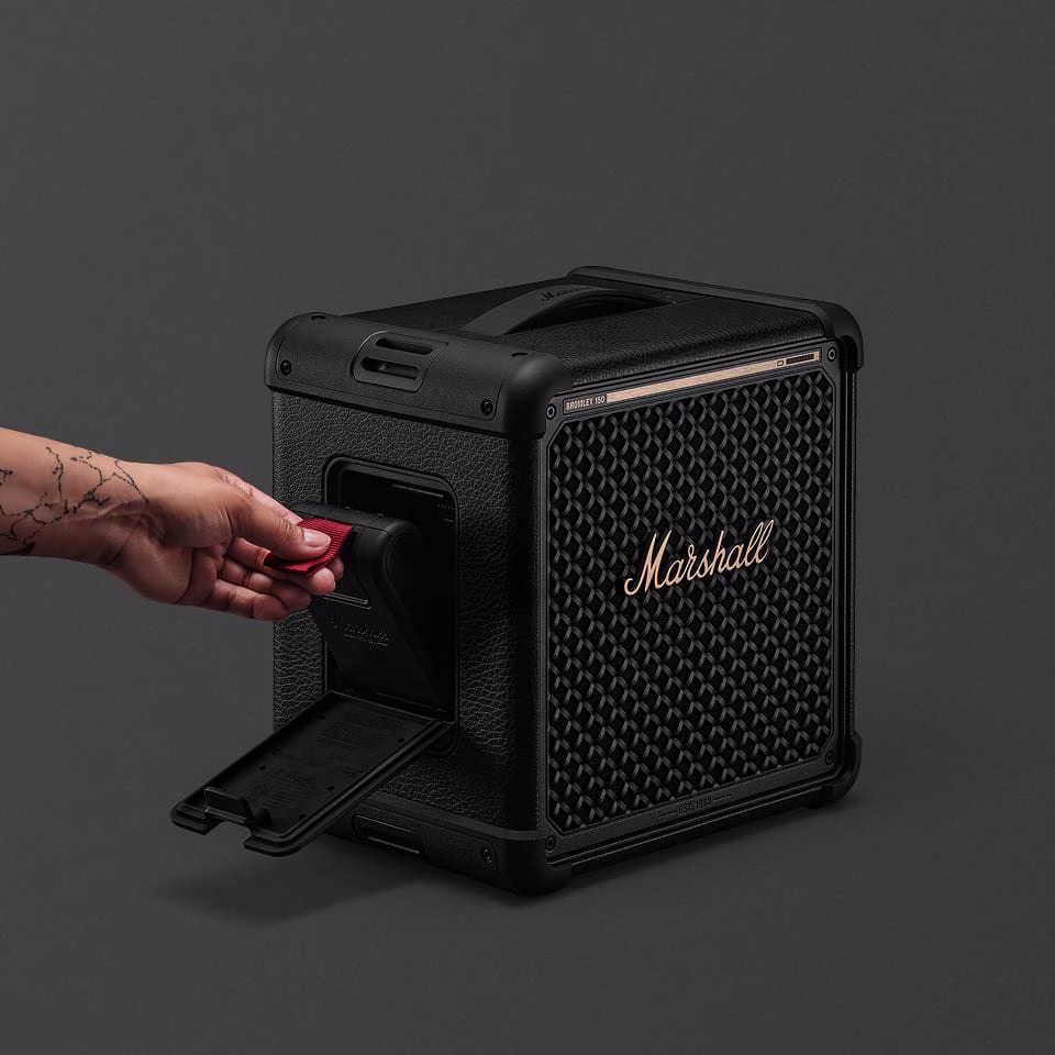 Nešiojama kolonėlė Marshall „Bromley 150“, juoda su žalvario spalvos detalėmis aprašymas - Prekės nuotrauka