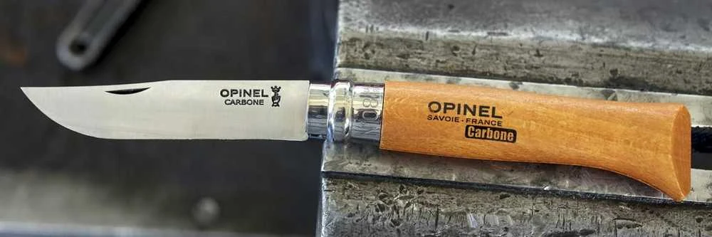 Kišeninis peilis OPINEL Nr. 08 Carbon su dėklu medinėje dėžutėje