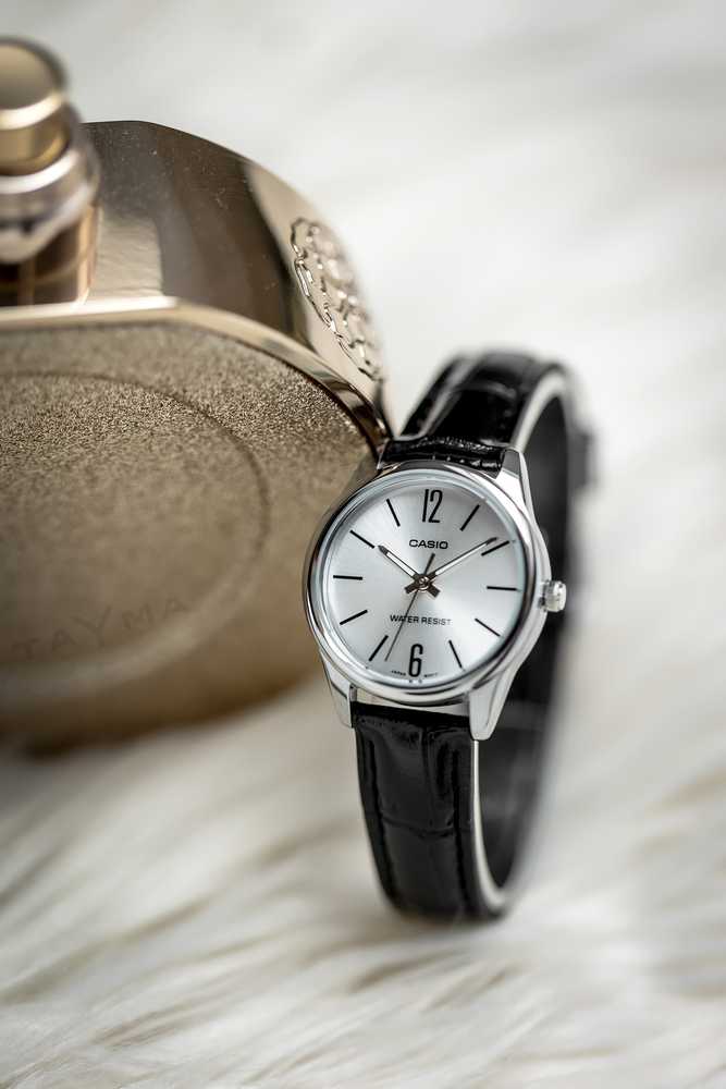 CASIO LTP-V005L 7BUDF moteriškas laikrodis (zd582c) + dėžutė