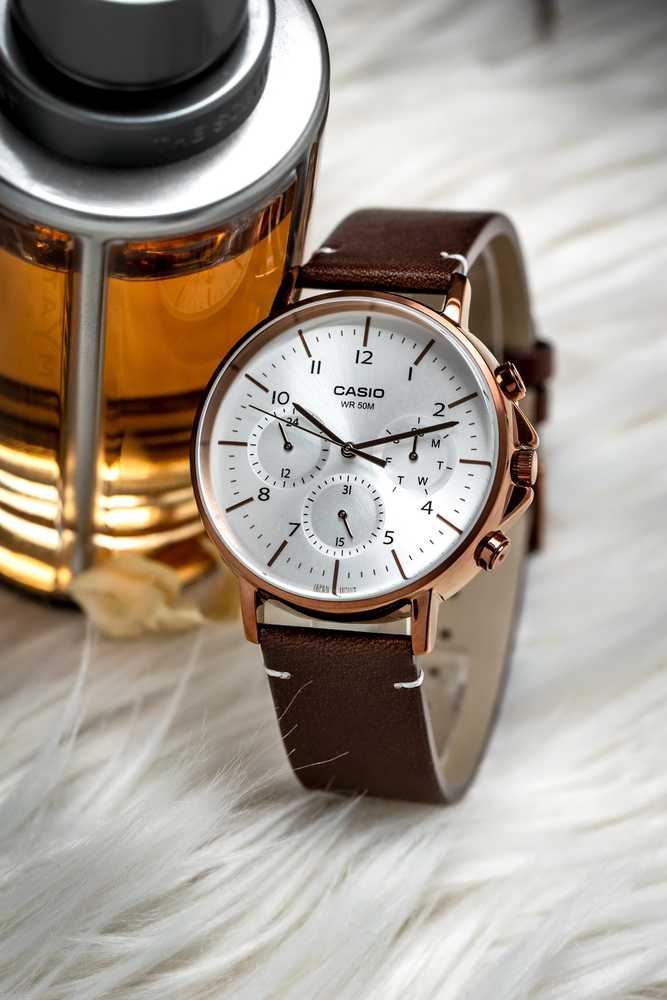 CASIO MTP-E321RL-5A VYRIŠKAS LAIKRODIS (zd190b) + DĖŽUTĖ
