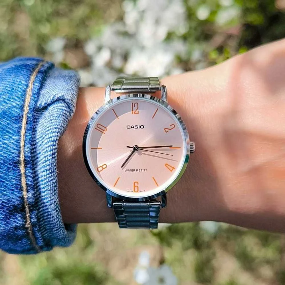 Moteriškas laikrodis CASIO LTP-VT01D-4B2 + BOX (zd613l)
