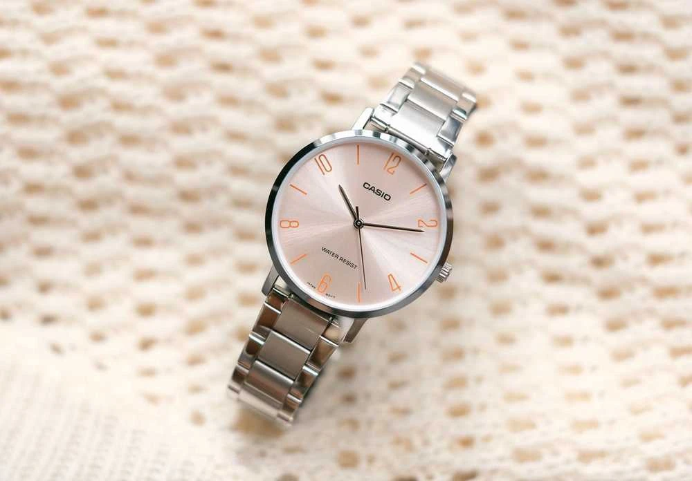Moteriškas laikrodis CASIO LTP-VT01D-4B2 + BOX (zd613l)