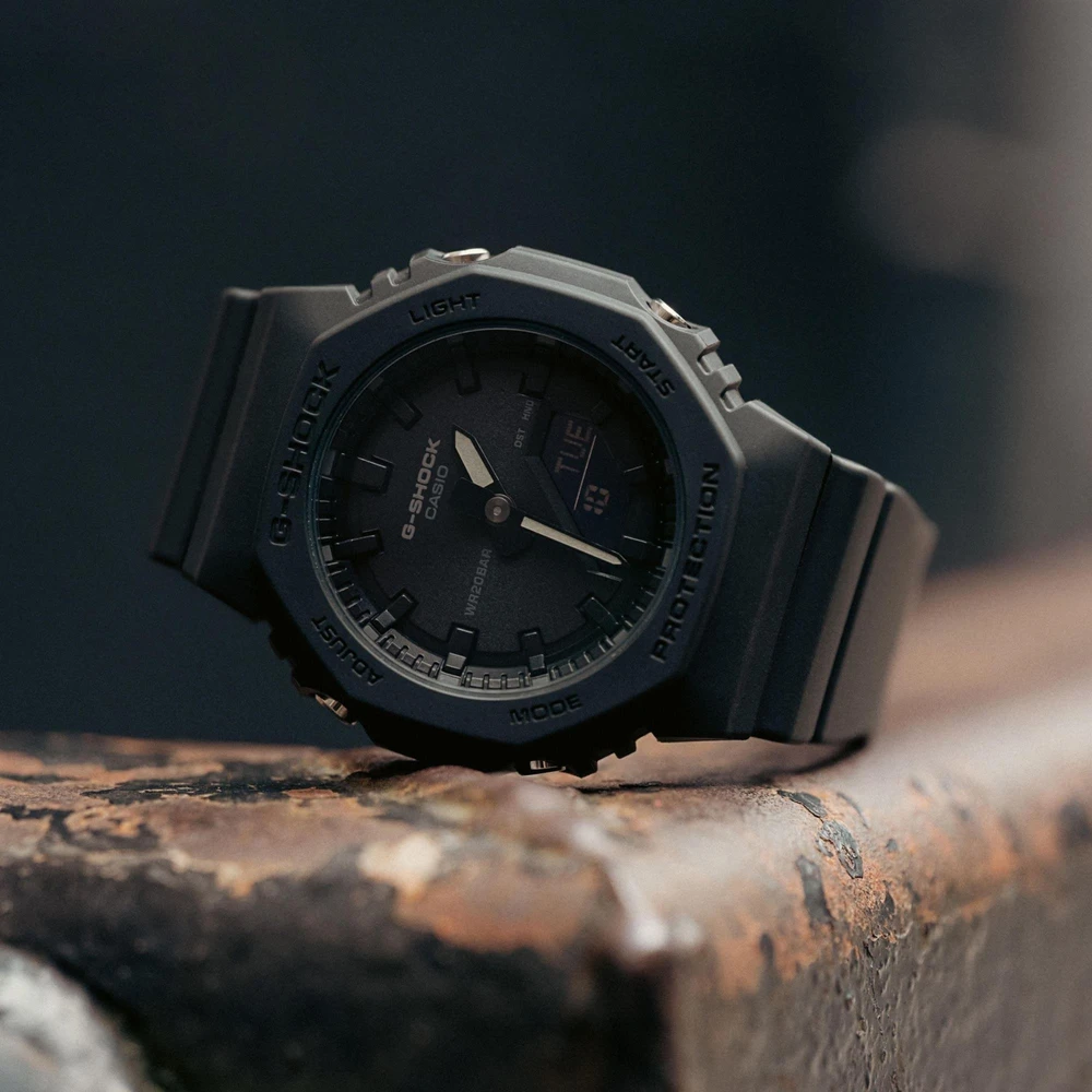 „Casio G-shock“ analoginis-skaitmeninis moteriškas laikrodis GMA-P2100BB-1AER