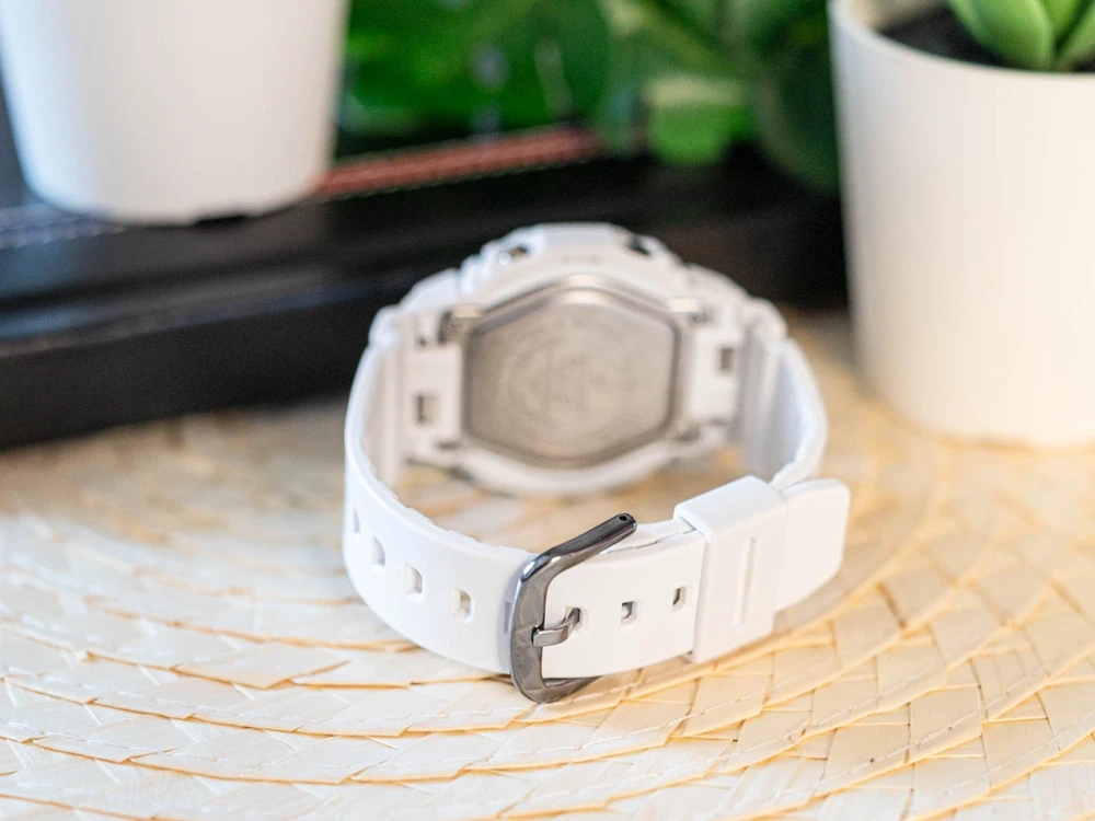 „Casio G-shock“ analoginis-skaitmeninis moteriškas laikrodis GMA-P2100M-7AER