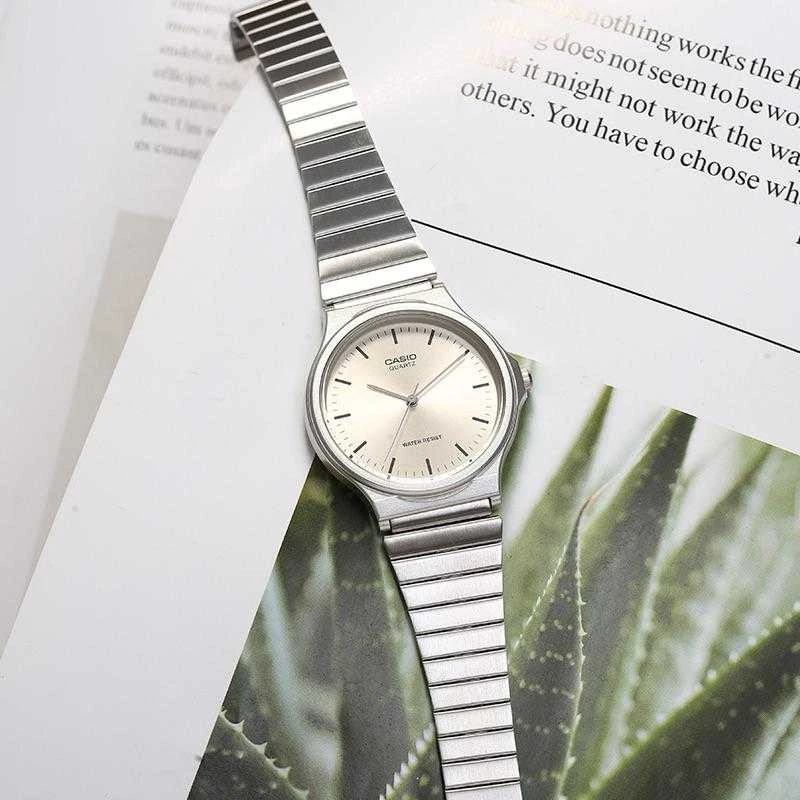 Casio moteriškas laikrodis MQ-24D-7E + dėžutė (zd625b)