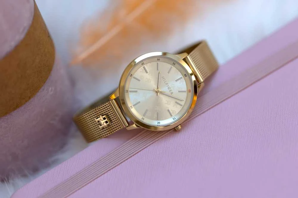 TOMMY HILFIGER MOTERIŠKAS LAIKRODIS 1782588 - Iris (zf607a) + DĖŽUTĖ