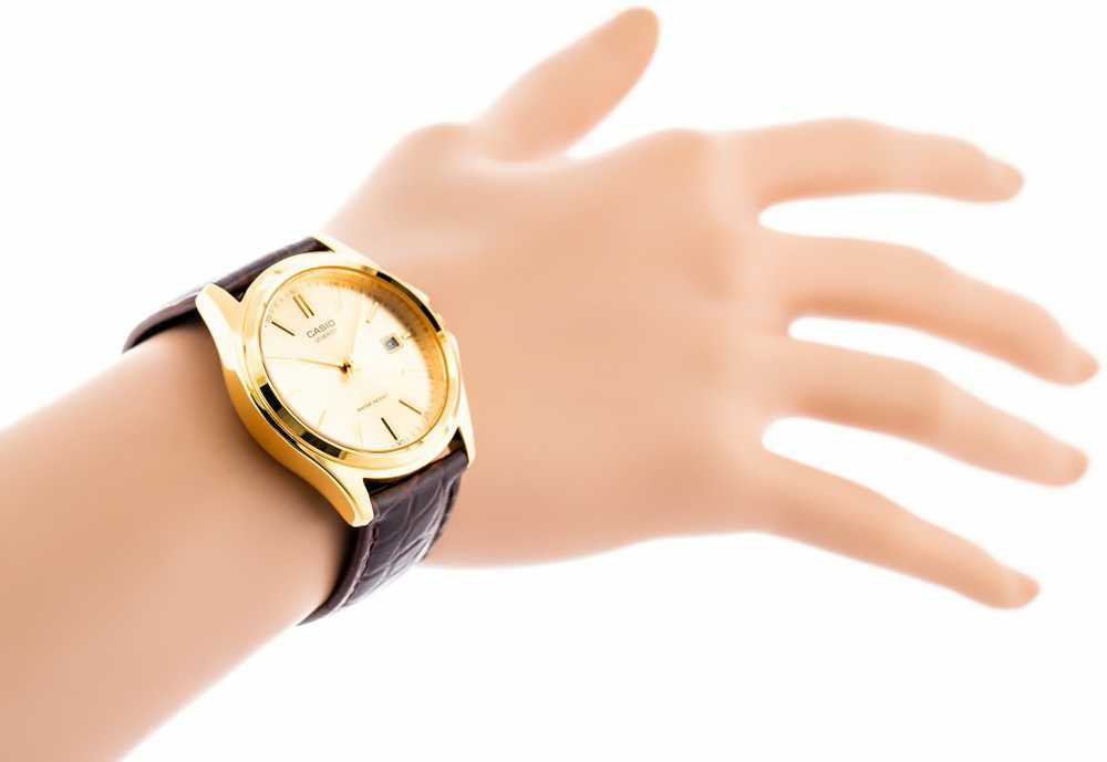 CASIO VYRIŠKAS LAIKRODIS MTP-1183Q-9ADF (zd004c) + DĖŽUTĖ