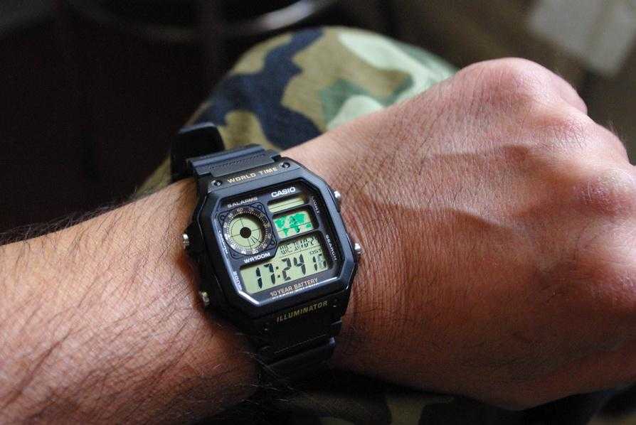 CASIO Sports vyriškas LAIKRODIS AE-1200WH-1B + BOX (zd146c)