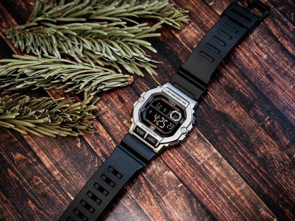 CASIO Sports WS-1400H-1B VYRIŠKAS LAIKRODIS + DĖŽĖ