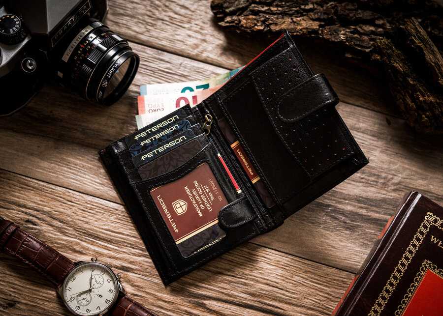 Piniginė vyrams Peterson PTN 333ZA