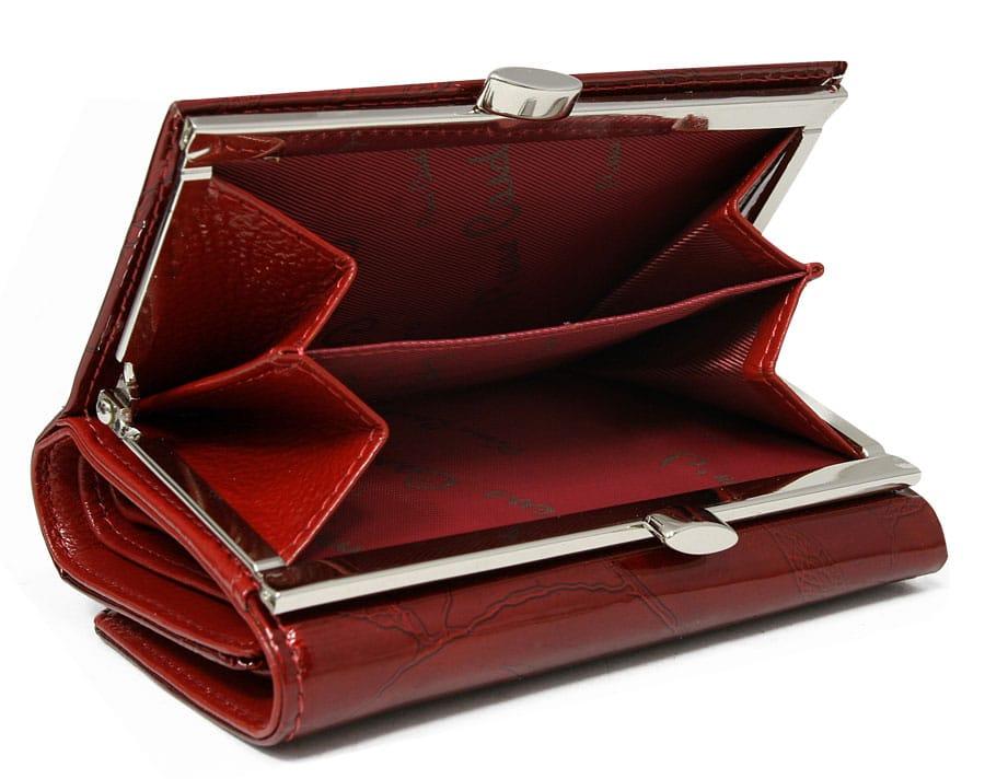 Lakuotas moteriškas piniginė iš natūralios odos Pierre Cardin 02 LEAF-N 117