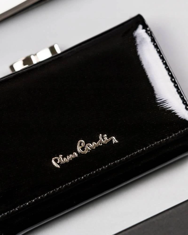 Natūralios odos moteriška piniginė Pierre Cardin 05 LINE 117, juoda