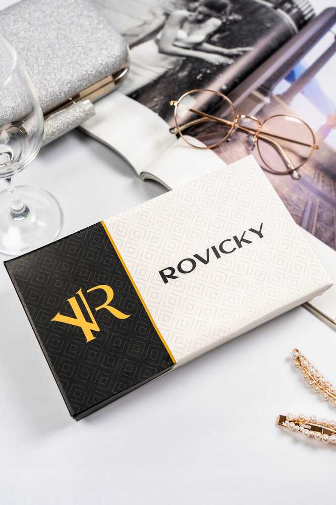 Portfel damski w typie piórnika w kolorze ecru uždaromas na suwak - Rovicky