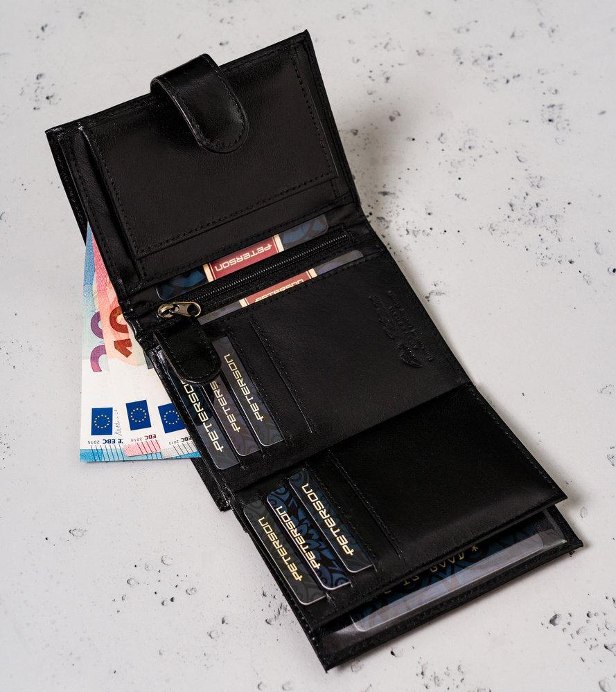 Odinė kortelių piniginė turi RFID Protect sistemą. Petersonas