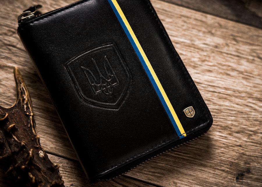 Vyriška odinė piniginė su Ukrainos emblema ir spalvomis. Petersonas