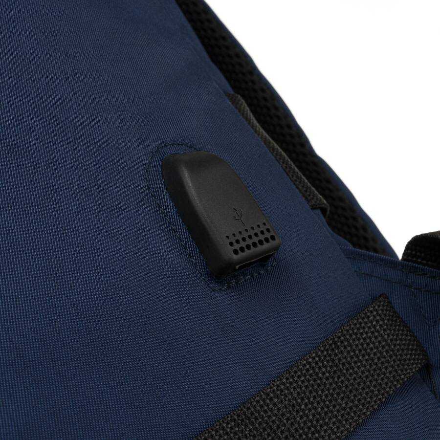 Talpi kelioninė kuprinė su USB jungtimi - Peterson