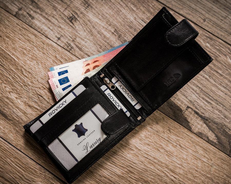 Elegantiška vyriška piniginė su RFID Protect apsaugos nuo nugriebimo sistema. Rovicky