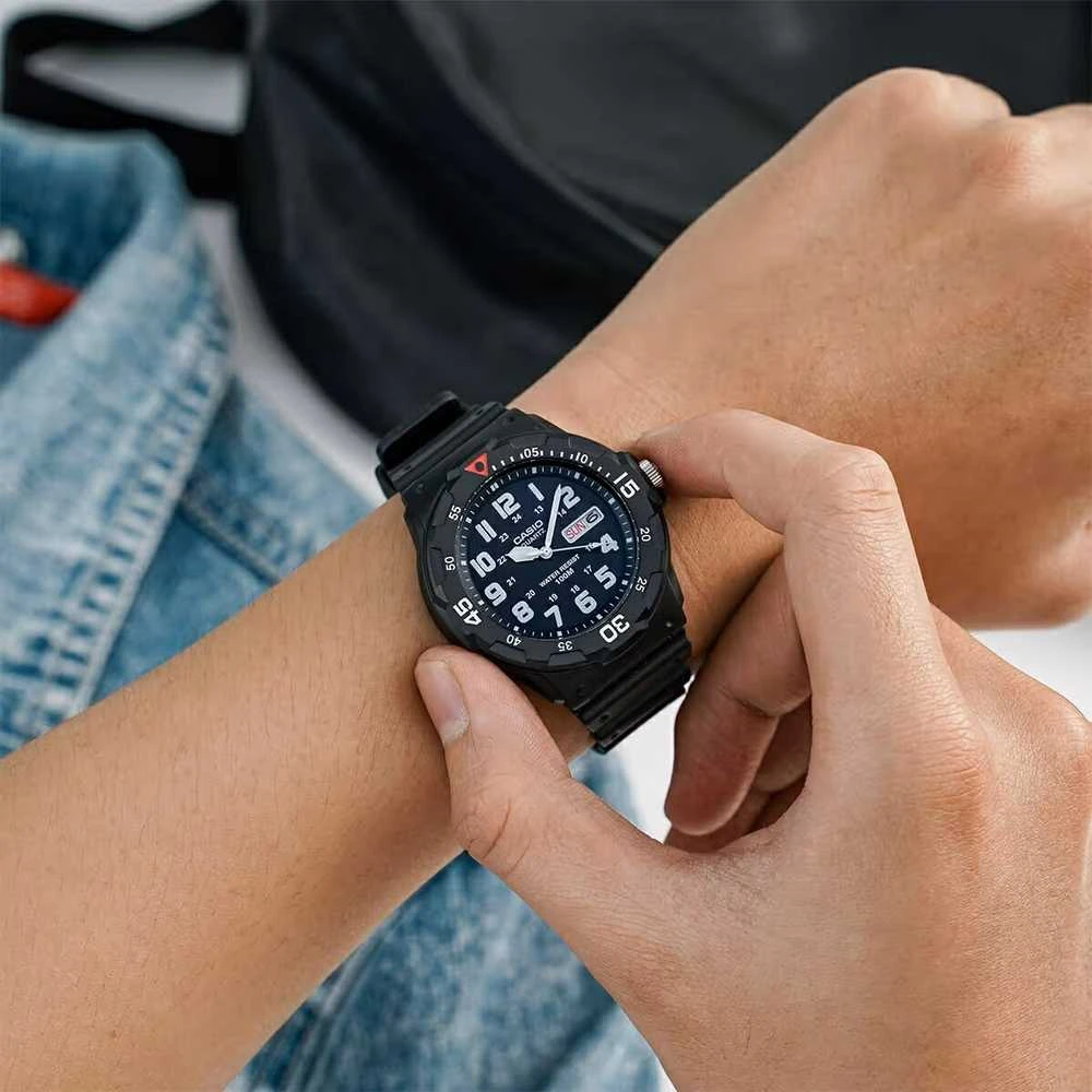 VYRIŠKAS LAIKRODIS CASIO MRW-200H-1B (zd147a) + DĖŽĖ