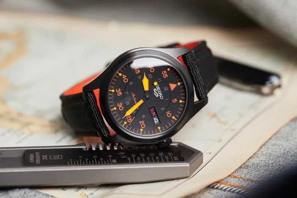Laikrodis SEIKO MEN'S WATCH SRPH33K1+ BOX