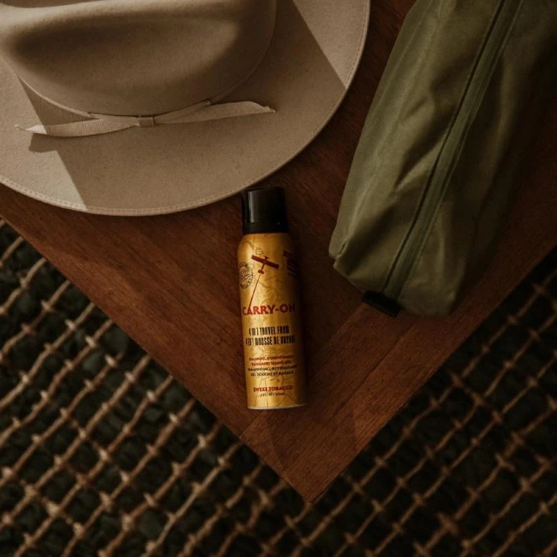 1821Manmade 18.21 Man Made daugiafunkcė priemonė vyrams 18.21 ManMade 4 in 1 Carry On Travel Foam Sweet Tobacco, 100 ml