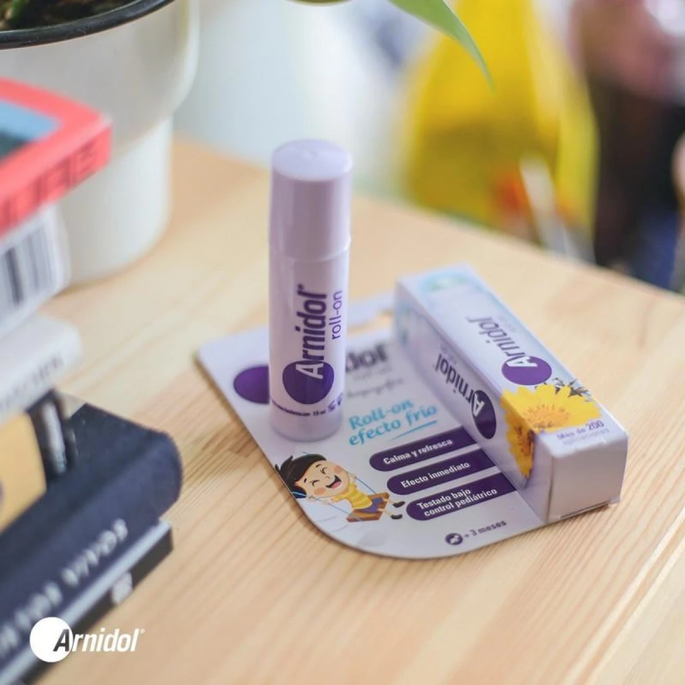 "Arnidol" gelio lazdelė nuo sumušimų 15ml