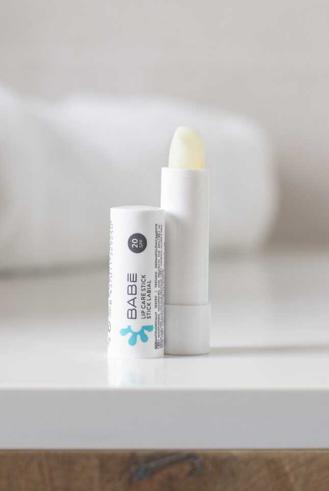 Babe Lip Care Stick SPF 20 lūpų balzamas, 4 g