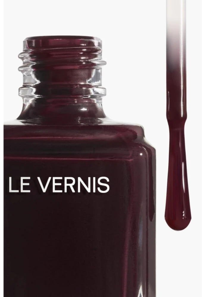 Chanel Le Vernis Longwear Nail Colour ilgai išliekantis nagų lakas, atspalvis: 155 - ROUGE NOIR, 13 ml