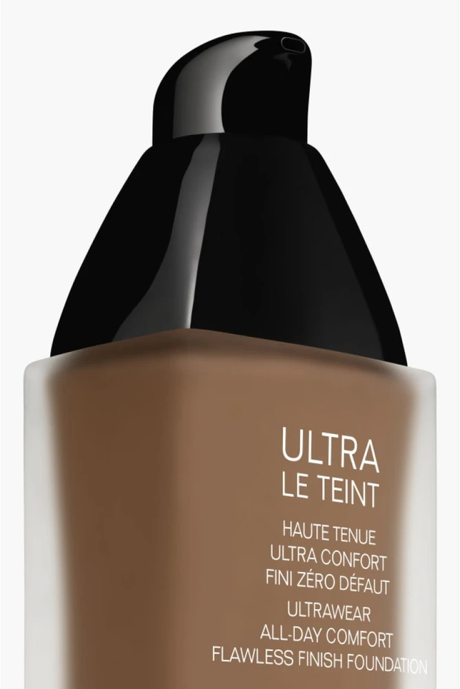Chanel Ultra Le Teint Flawless Finish Fluid Foundation ilgai išliekanti tobulinanti kreminė pudra, matinis švytintis efektas, atspalvis: BR152, 30 ml