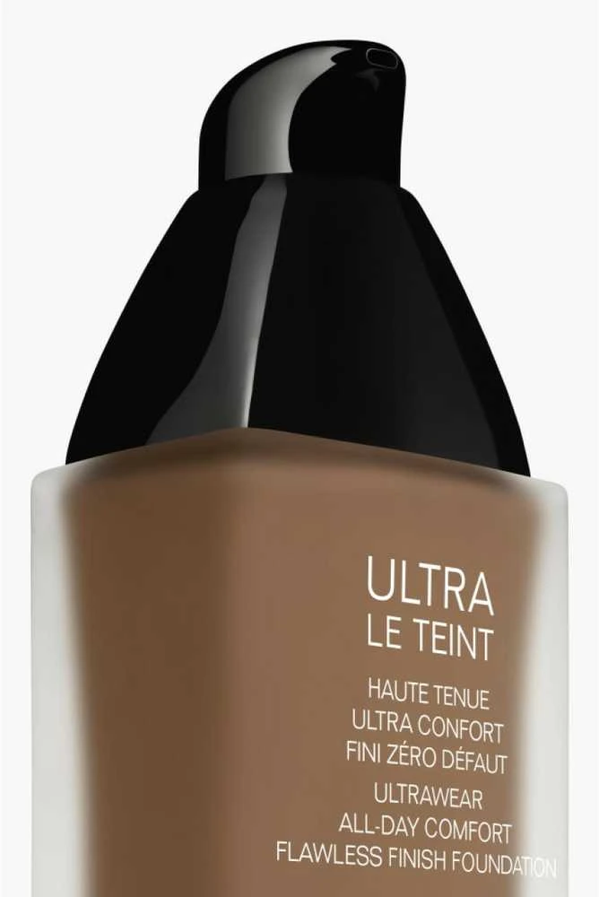 Chanel Ultra Le Teint Flawless Finish Fluid Foundation ilgai išliekanti tobulinanti kreminė pudra, matinis švytintis efektas, atspalvis: BR152, 30 ml