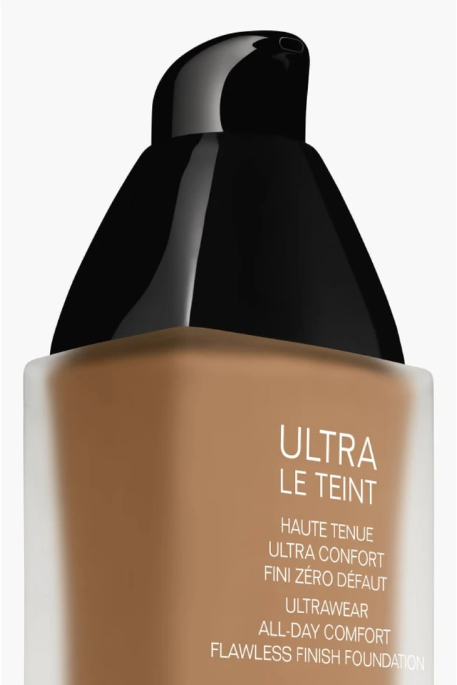 Chanel Ultra Le Teint Flawless Finish Fluid Foundation ilgai išliekanti tobulinanti kreminė pudra, matinis švytintis efektas, atspalvis: BR132, 30 ml